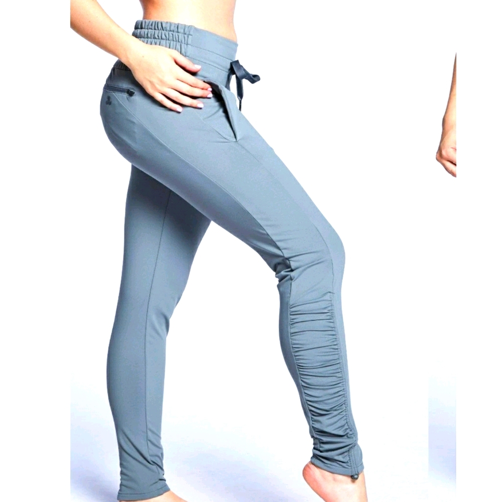 Fiora Pant